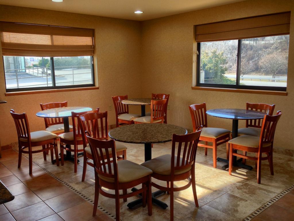 Super 8 By Wyndham Hagerstown I-70 Motel Dış mekan fotoğraf